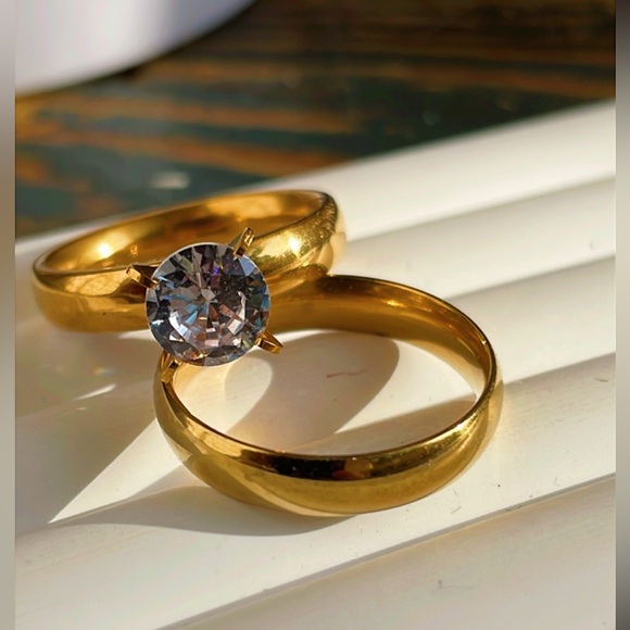 Engagement ring -wedding band set Gold-plated stainless steel, zirconia, size 7 - Picture 1 of 16